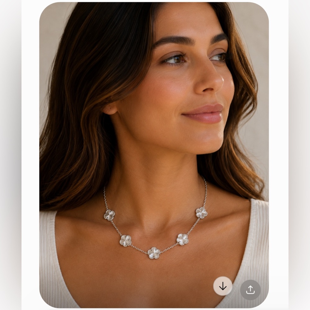 Clover leaf five station statement necklace silver